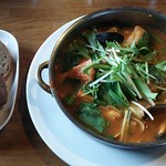 森の茶屋 糧 - 濃厚魚介鍋・トマトスープ。
