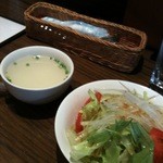 チキン料理屋 TORIGE - サラダとスープ