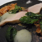 フロリレージュ - ポアソン／サワラのミキュイ、春菊のムース、桜海老添え