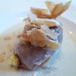 エルルカン・ビス - パリパリのキャラメルとチョコレートムース