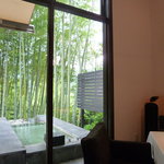 エルルカン・ビス - テラスには足湯があります