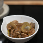 わいん食堂 Chez とし - 2019.3 牡蠣とソラマメの煮込み（お通し）