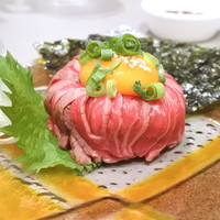 熟成和牛焼肉エイジング・ビーフ 横浜店 - ユッケ風コールドステーキ～濃厚な奥久慈たまごで