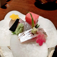 寿司 はせ川 西麻布店 - 【造り】
                    中とろ 鯵 平目 芽甘草