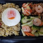 ルンルアン お菓子処 - グリーンカレーチャーハンの弁当