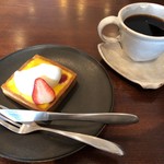 Patisserie Ravi,e relier - シェフの気まぐれフラン＆コーヒー