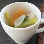 アーセンプレイス - ピクルス　蕪、セロリ、柿