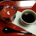 日本料理 きん魚 - デザート(いちごソースのヨーグルト)とコーヒー