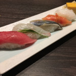 赤坂 すし 秀 - ミニバラちらし丼とにぎり５貫のランチ