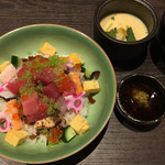 赤坂 すし 秀 - ミニバラちらし丼とにぎり５貫のランチ