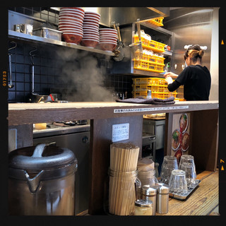 ナベラボ 池袋〝牛骨ラーメン〟_2