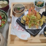 ごんた食堂 - 梅の里山御膳。1300円はお得。