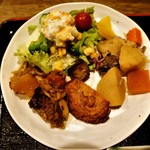 リッチモンドホテル - 肉じゃが、薩摩揚げ、サラダ