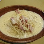 カルモ 小皿イタリアン&生パスタ - 厚切りベーコンのカルボナーラ