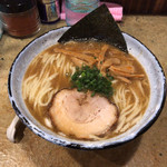  麺どころ 魁 - らーめん中盛り 810円