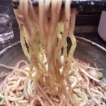 麺屋彩々 - 麺持ち上げ～　ちょい太麺