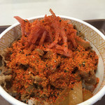 Sukiya - 牛丼(並) 七味と紅しょうがをぶっかけ