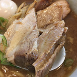らーめん 三福 - 濃厚特製の極厚チャーシュー①
