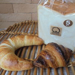 タイヨウブレッズ - クロワッサン・チョコ入り塩パン・食パン