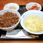 三幸園 - ■焼肉丼 1200円