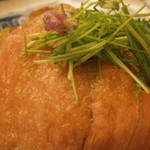 日本料理 晴山 - メイン　三重牛ローストビーフ　下仁田葱・芽葱・玉葱ソース