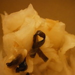 日本料理 晴山 - ご飯セットのお新香　大根の漬物