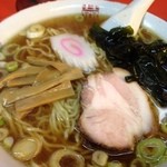 栄楽 - いつもありがとうございます。ラーメン大盛り。