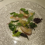 リストランテ サクラ - サワラの炙り　カブ　オレンジパウダー