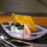 日本料理 幸庵 - 文旦のコアントローゼリー ココナッツミルク添え