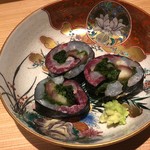 肉屋 雪月花 NAGOYA - 大洗町のヒラメと松阪牛の内もも肉の昆布締めの海苔巻き