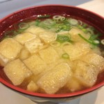 Shokujito Sakedokoro Makoto - シンプルで美味しいお味噌汁。お代わりＯＫ！
