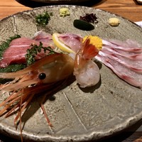 のどぐろ専門 銀座 中俣 - お造り：喉黒の薄造り・厚造り 牡丹海老 本鮪 鯵藻塩 ポン酢 甘口醤油