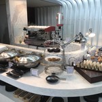 Royal Orchid Lounge - 軽めな食事コーナー