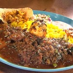 アアベルカレー - ｱｱﾍﾞﾙﾁｷﾝｶﾚｰと週替わりｶﾚｰの2種あいがけ＋ｽﾊﾟｲｽたまご