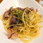 ラ･マンチーナ - ホタルイカと蕗の薹、アンチョビソーススパ