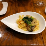 ラ･マンチーナ - 牡蠣と菜の花のタリアテッレ