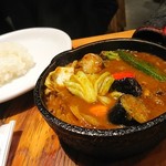 野菜を食べるカレー camp - 名物の「一日分の野菜カレー」