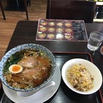 かな芽 - ﾁｬｰｼｭｰﾒﾝ830円＋半炒飯300円