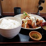 チキン南蛮定食690円 写真以上にチキンのボリュームあります。