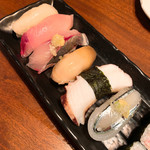 Asagaya Gyokou Chokubaijo - お寿司は一貫からお願いできるのが嬉しい