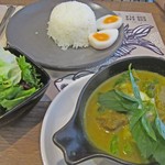 Kub Kao' Kub Pla  - グリーンカレー