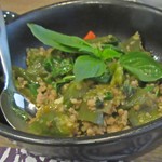 Kub Kao' Kub Pla  - 豚ミンチイエローカレーペースト炒め