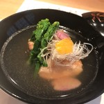 日本料理 肉菜 百福 - お椀　古処鶏炭火焼き　スープ仕立て　古処鶏の脂とお出汁が融合し味わい深いお椀です♪