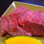 板前焼肉一斗 - 2011.11.22(火)22時訪問　この日、空 道頓堀店でホルモンを満喫した後に、焼肉ツアー2軒目のここは赤身目当て(^_^;)