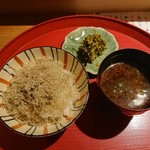 高辻 かもくら - ちりめん山椒 丼  赤だし 香の物