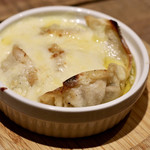 餃子とスパークリング バブルス - チーズ餃子