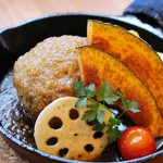 オフトコカフェ - 
﻿
オリジナルソース使用﻿
﻿
「 ハンバーグ 」 ﻿
﻿
こだわりのソースは日本人の誰もが好んでいる " 醤油 " をベースに作られています♪ ﻿
しつこさもなくとても美味です^ ^ ﻿
﻿
#オフトコカフェ ﻿
#offtokocafe﻿
#大津町﻿
#ランチ #lunch﻿
#ハンバーグ﻿
#ハンバーグランチ﻿
#hamburg﻿