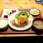 カフェ&レストラン ロボ - リブロースの牛カツ定食