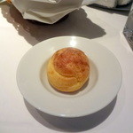 キノシタ - アミューズ　アンチョビとクリームチーズのプチシュー