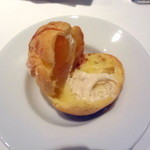 キノシタ - アミューズ　アンチョビとクリームチーズのプチシュー